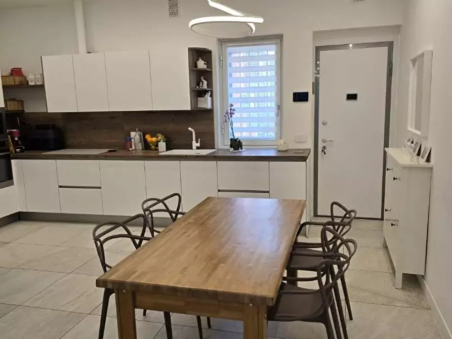 Immagine 26 di Villa in vendita  in VIA bellinzona a Como