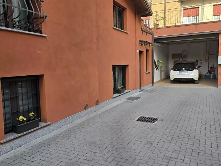 Immagine 10 di Villa in vendita  in VIA bellinzona a Como