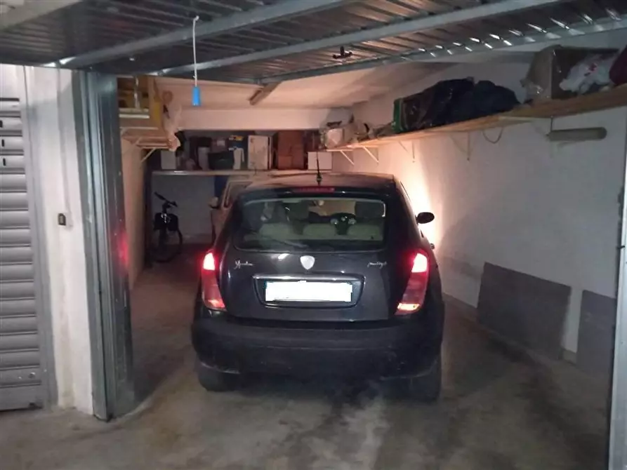 Immagine 3 di Box auto in vendita  in PIAZZA liberta a Avellino