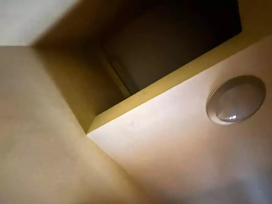 Immagine 16 di Locale commerciale in vendita  in VIA alcide de gasperi a Mugnano Di Napoli