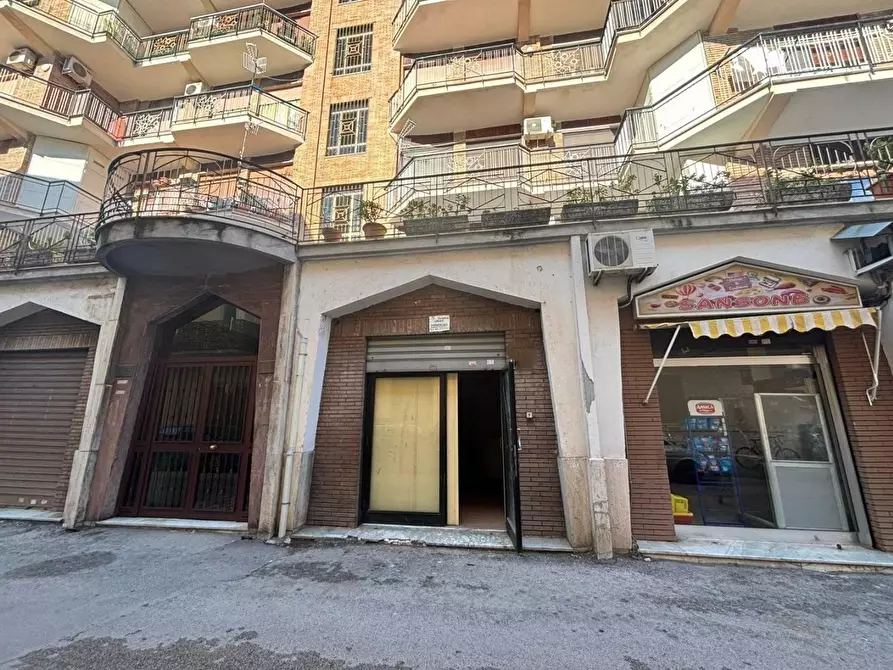 Immagine 3 di Locale commerciale in vendita  in VIA alcide de gasperi a Mugnano Di Napoli