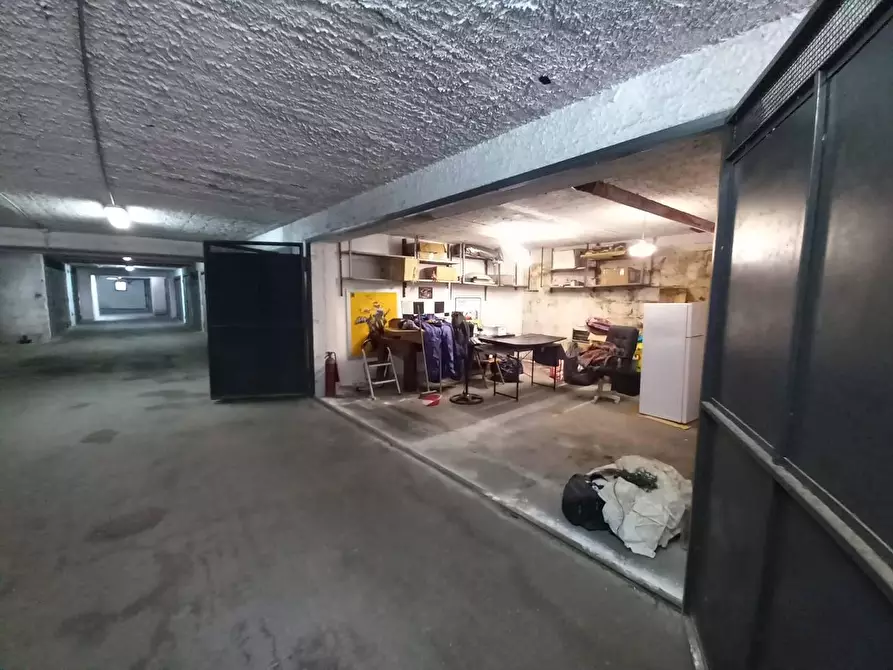 Immagine 10 di Box auto in vendita  in VIA napoli a Villaricca