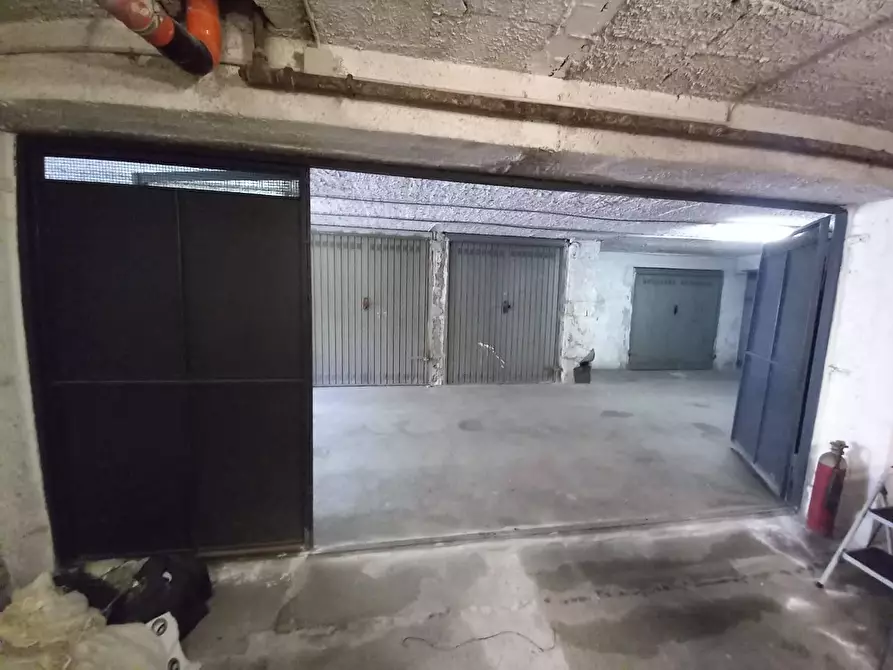 Immagine 13 di Box auto in vendita  in VIA napoli a Villaricca