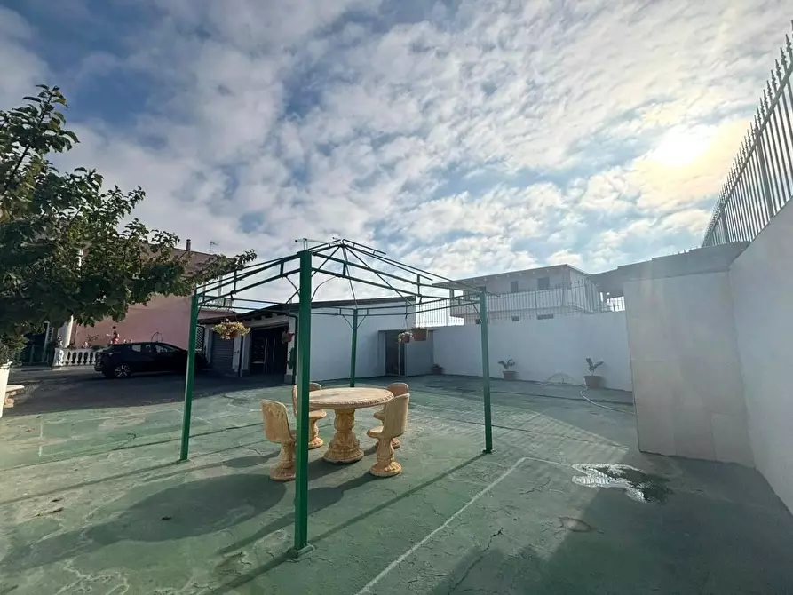 Immagine 2 di Villa in vendita  in VIA lenin a Castel Volturno