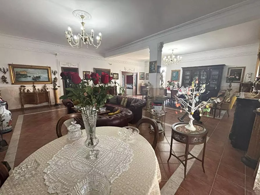 Immagine 8 di Villa in vendita  in VIA lenin a Castel Volturno