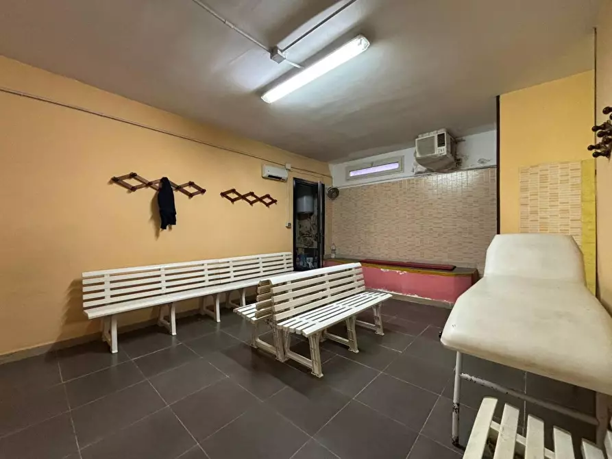 Immagine 16 di Locale commerciale in vendita  in VIA leonardo da vinci a Melito Di Napoli