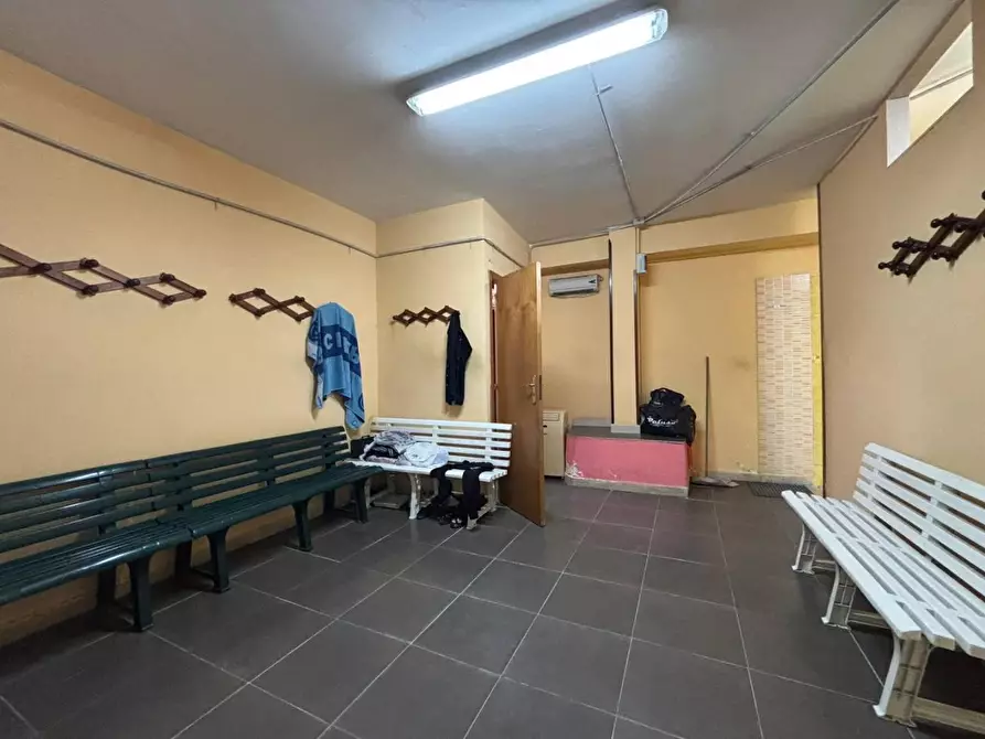 Immagine 22 di Locale commerciale in vendita  in VIA leonardo da vinci a Melito Di Napoli