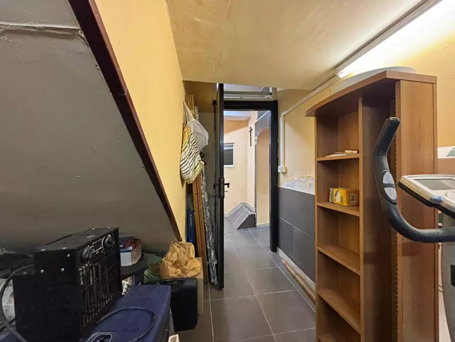 Immagine 23 di Locale commerciale in vendita  in VIA leonardo da vinci a Melito Di Napoli