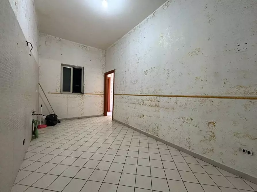 Immagine 29 di Locale commerciale in vendita  in VIA leonardo da vinci a Melito Di Napoli