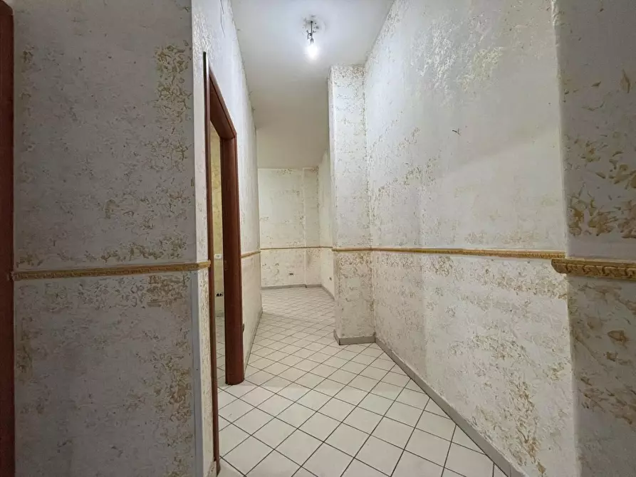 Immagine 30 di Locale commerciale in vendita  in VIA leonardo da vinci a Melito Di Napoli