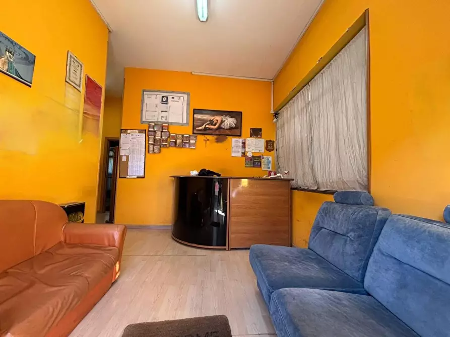 Immagine 6 di Locale commerciale in vendita  in VIA leonardo da vinci a Melito Di Napoli