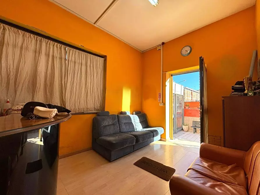 Immagine 8 di Locale commerciale in vendita  in VIA leonardo da vinci a Melito Di Napoli