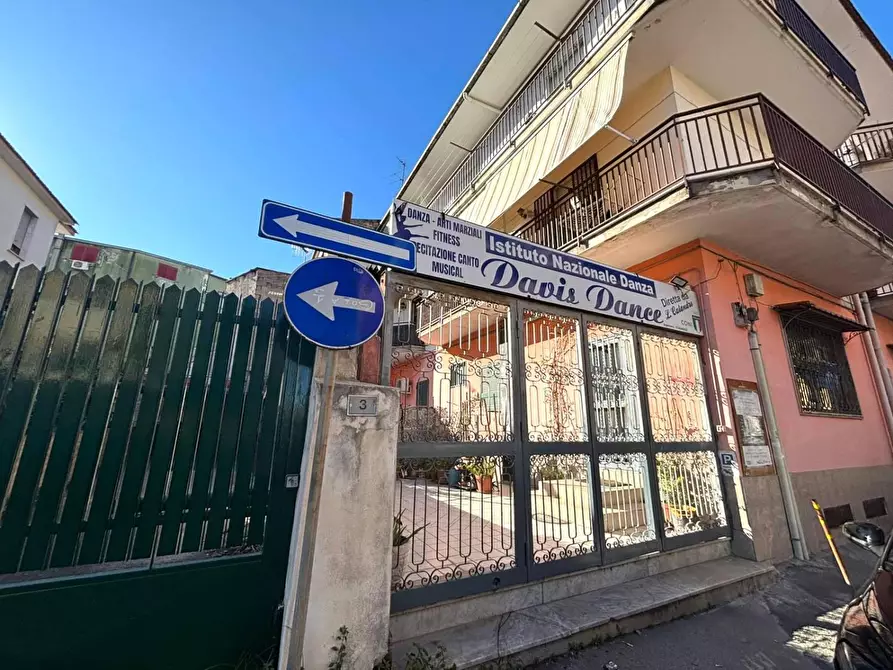 Immagine 1 di Locale commerciale in vendita  in VIA leonardo da vinci a Melito Di Napoli