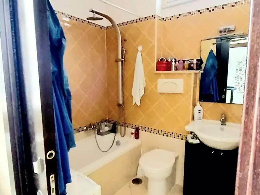 Immagine 8 di Appartamento in vendita  in CORSO garibaldi a Torre Annunziata