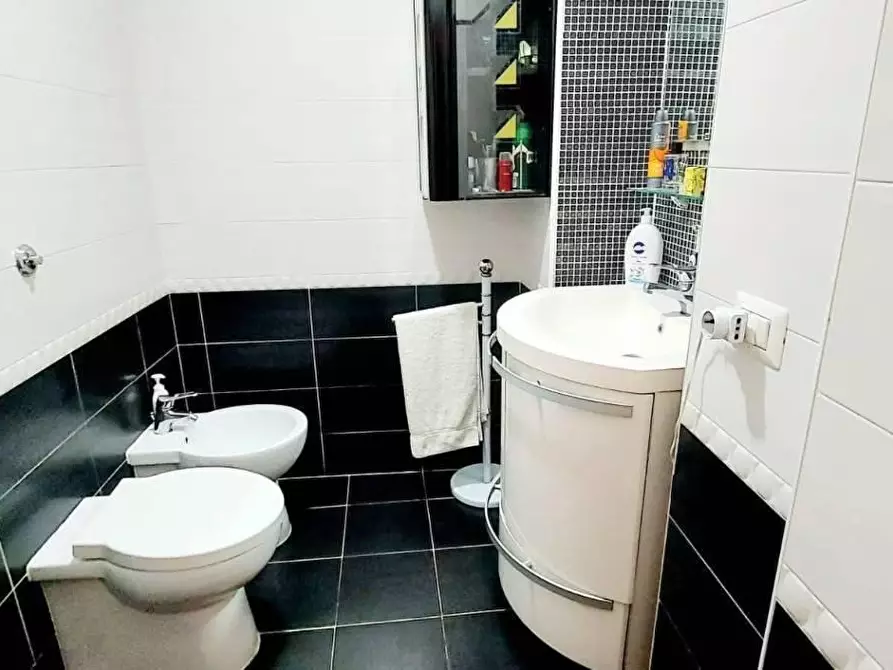 Immagine 2 di Appartamento in vendita  in CORSO garibaldi a Torre Annunziata