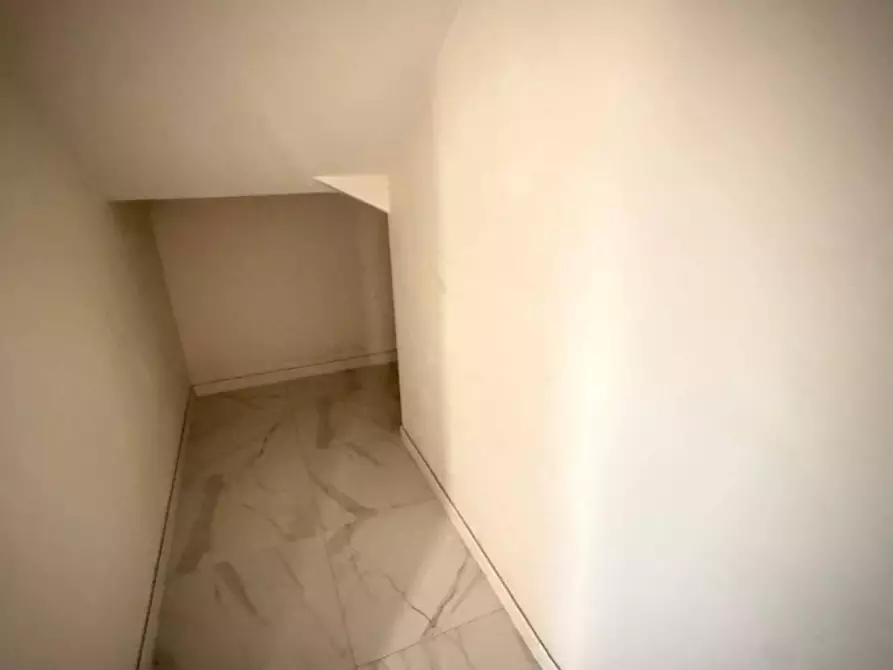 Immagine 4 di Locale commerciale in affitto  in CONTRADA carrÃ  a Lamezia Terme