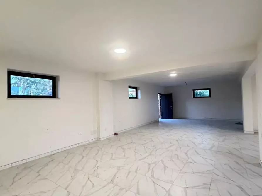 Immagine 6 di Locale commerciale in affitto  in CONTRADA carrÃ  a Lamezia Terme