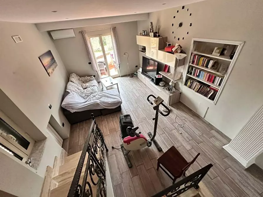 Immagine 14 di Casa bifamiliare in vendita  in VIA firenze a Villaricca