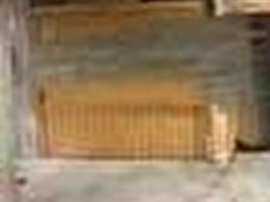 Immagine 1 di Box auto in vendita  in VIA trieste 49 a Padova