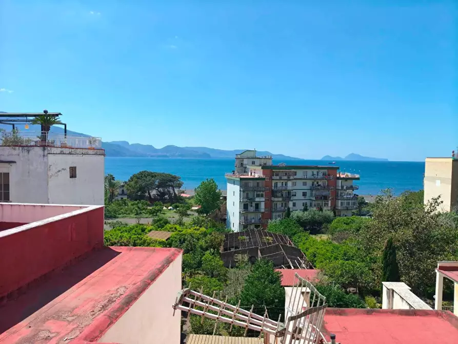 Immagine 13 di Appartamento in vendita  in CORSO umberto I a Torre Annunziata