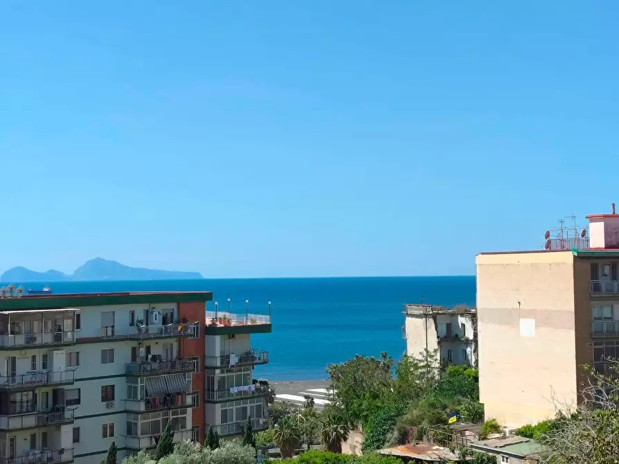 Immagine 4 di Appartamento in vendita  in CORSO umberto I a Torre Annunziata