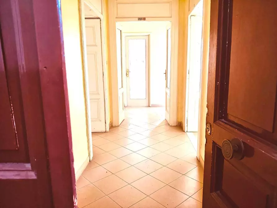 Immagine 6 di Appartamento in vendita  in CORSO umberto I a Torre Annunziata