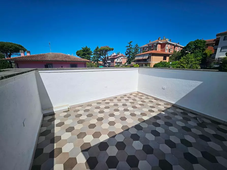Immagine 10 di Appartamento in vendita  in VIA cassia 1328 a Roma