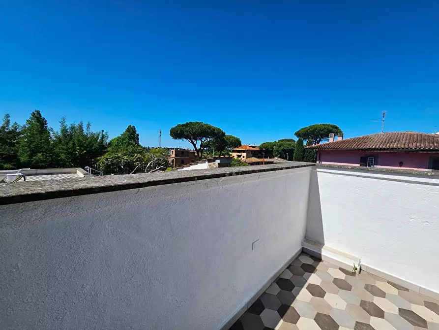 Immagine 13 di Appartamento in vendita  in VIA cassia 1328 a Roma