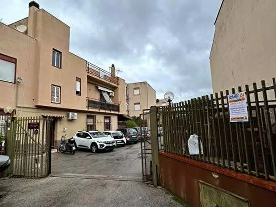 Immagine 3 di Box auto in vendita  in VIA Cruillas 121 a Palermo