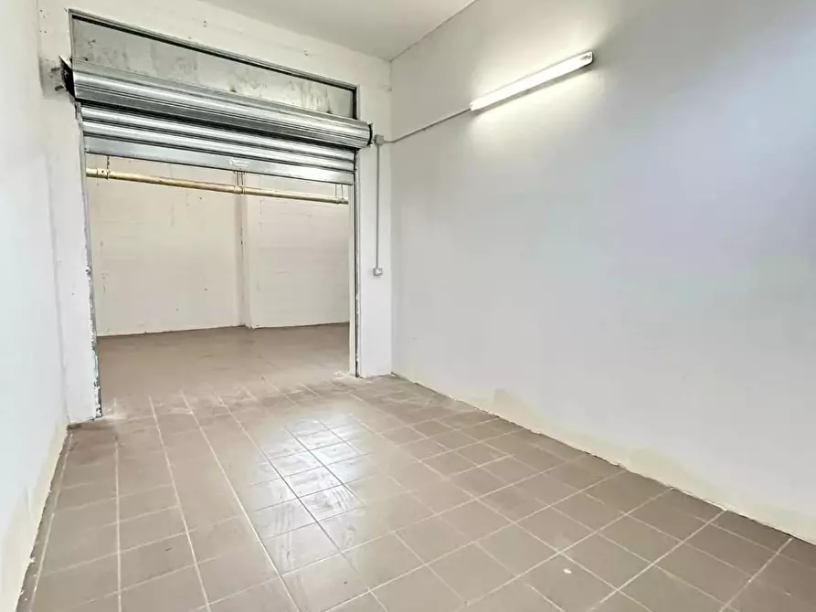 Immagine 2 di Box auto in vendita  in VIA Cruillas 121 a Palermo
