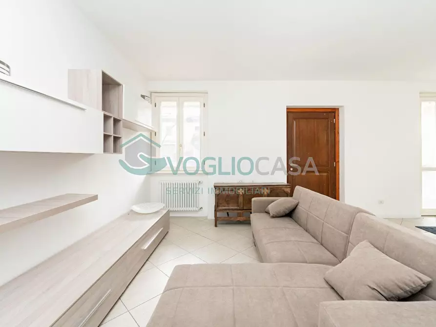 Immagine 5 di Appartamento in vendita  in VIA BORGO POGGIO DIOLA 19 a Ziano Piacentino