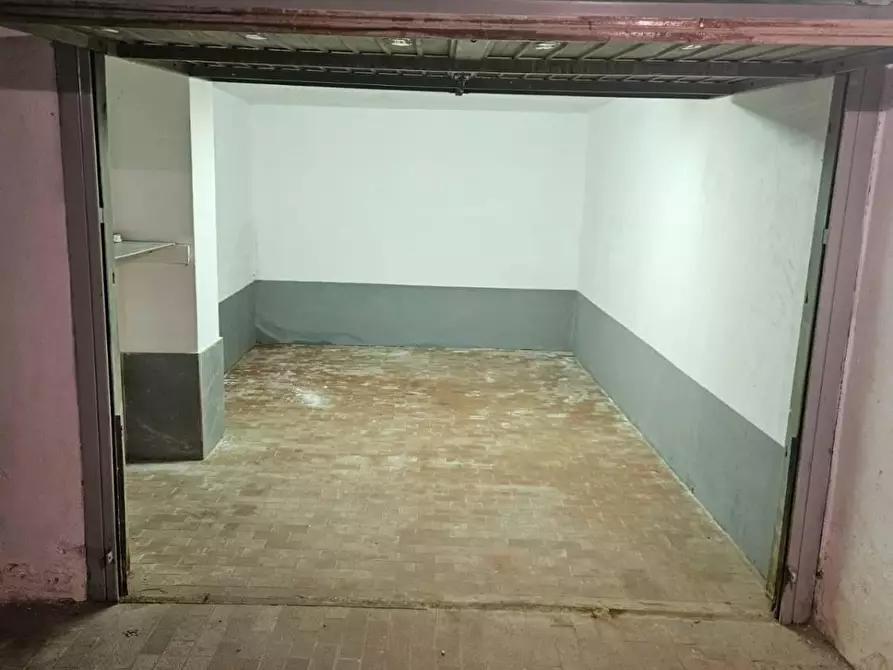 Immagine 4 di Box auto in vendita  in VIA roma a Ventimiglia