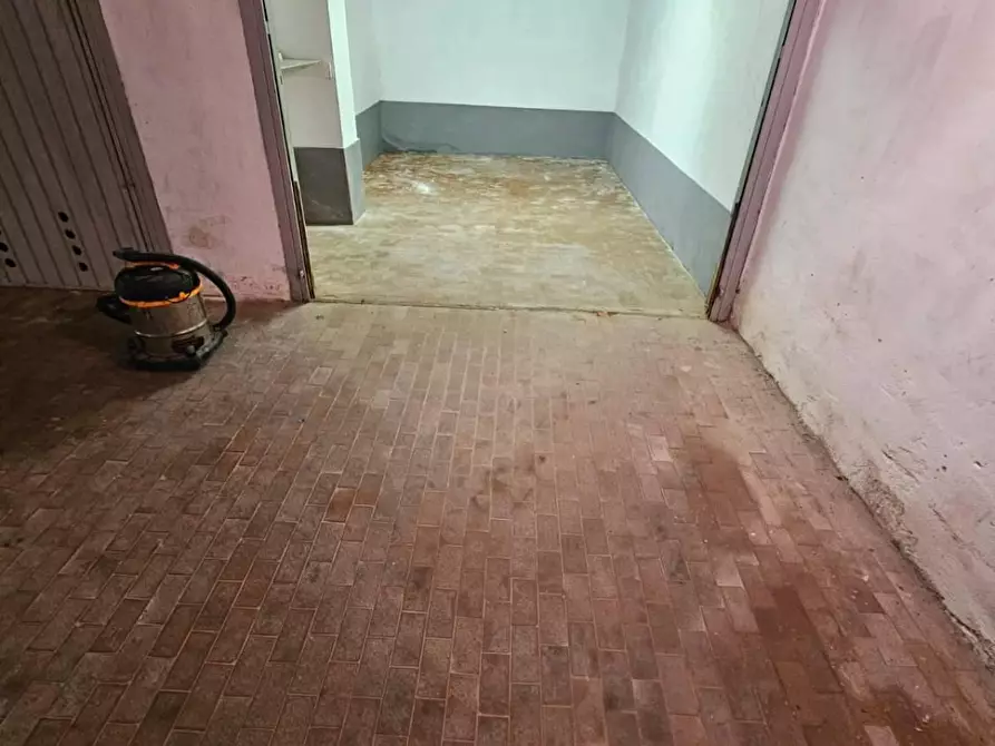 Immagine 2 di Box auto in vendita  in VIA roma a Ventimiglia