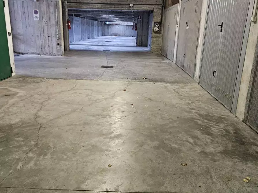 Immagine 4 di Box auto in vendita  in VIA spiaggia 38 a Ventimiglia