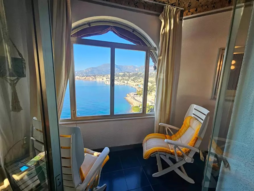 Immagine 1 di Appartamento in vendita  in CORSO Mentone 89 a Ventimiglia