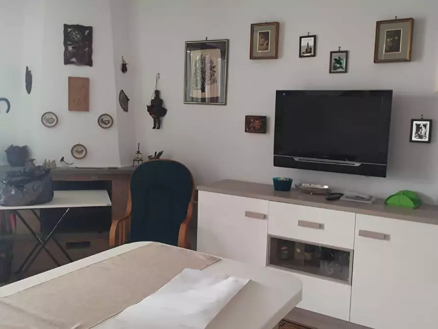Immagine 1 di Appartamento in vendita  in VIA delle betulle a Lucoli
