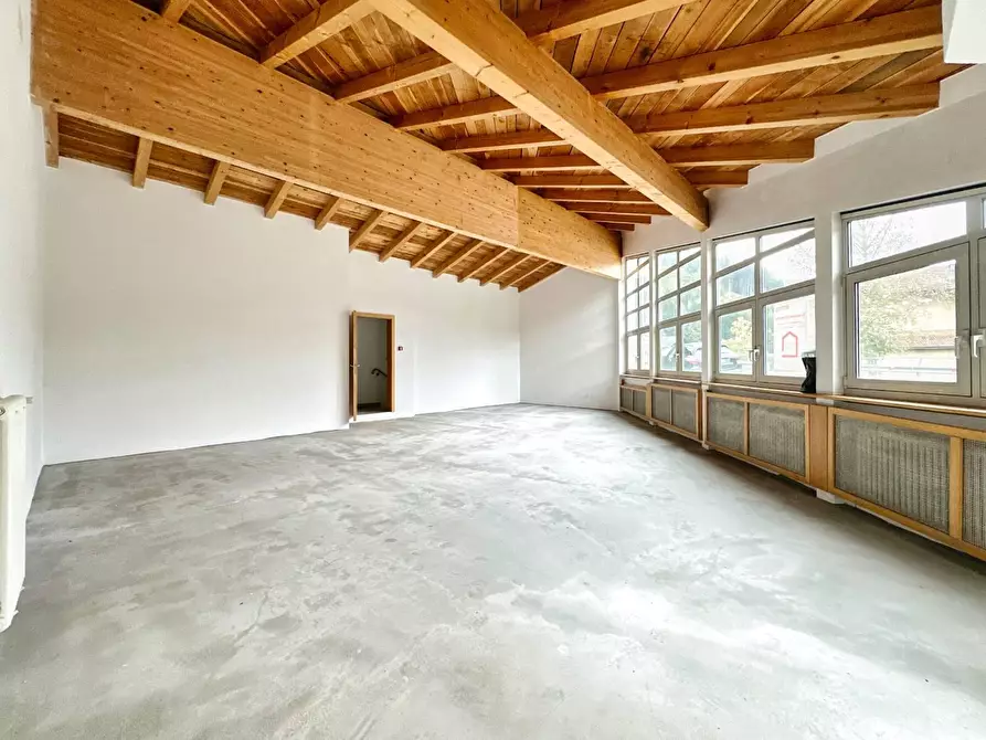 Immagine 3 di Locale commerciale in vendita  in VIA a Racines .Ratschings.