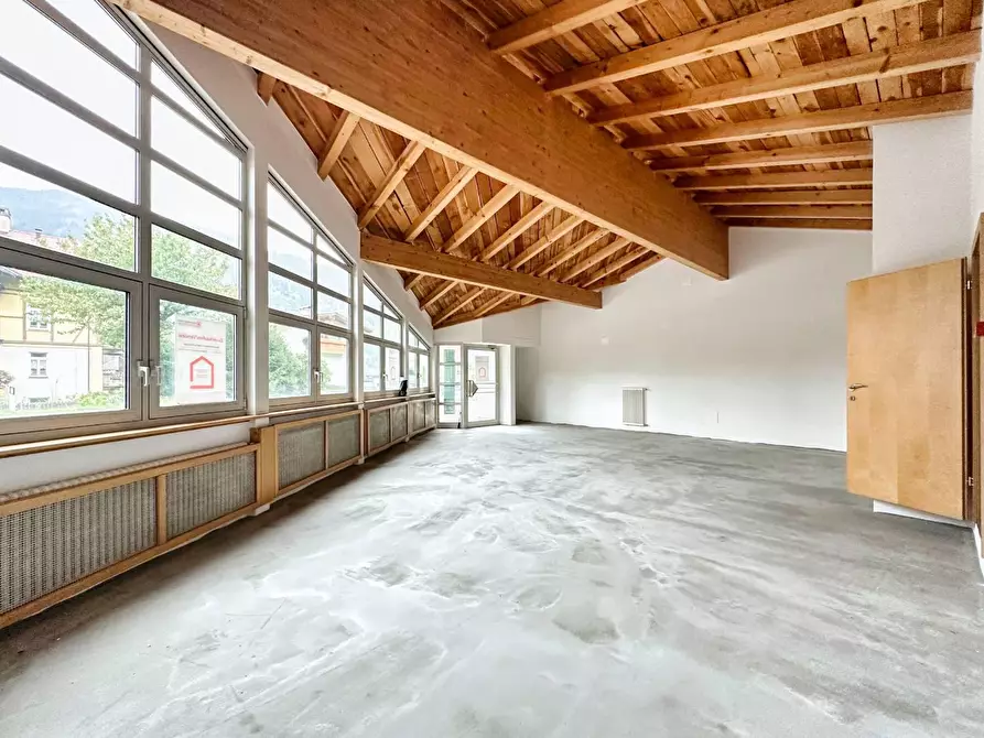 Immagine 5 di Locale commerciale in vendita  in VIA a Racines .Ratschings.