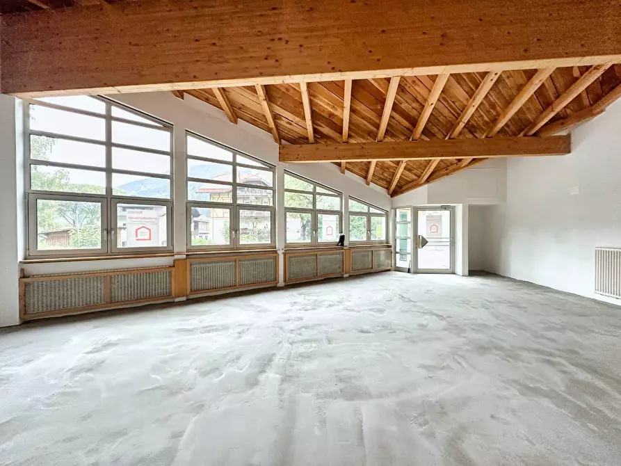 Immagine 2 di Locale commerciale in vendita  in VIA a Racines .Ratschings.