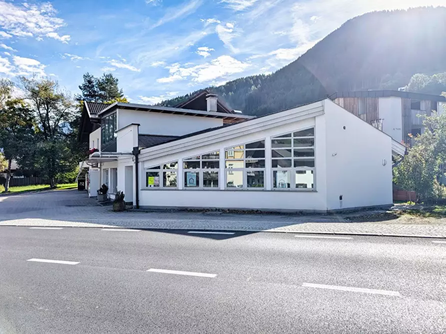 Immagine 1 di Locale commerciale in vendita  in VIA a Racines .Ratschings.