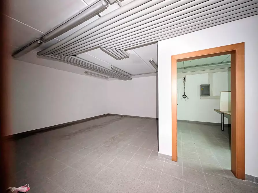 Immagine 9 di Locale commerciale in vendita  in VIA a Racines .Ratschings.