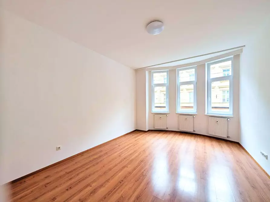 Immagine 3 di Appartamento in vendita  in VIA a Brennero .Brenner.