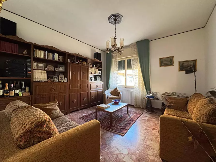 Immagine 2 di Casa indipendente in vendita  in CORSO Umberto a Montesilvano