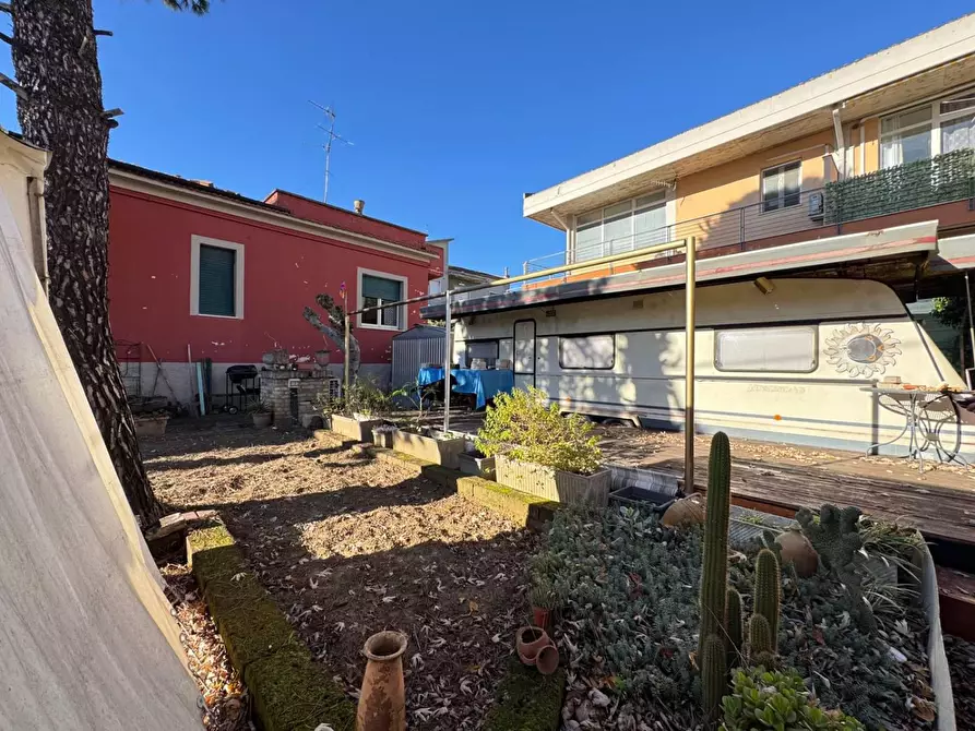 Immagine 23 di Casa indipendente in vendita  in CORSO Umberto a Montesilvano