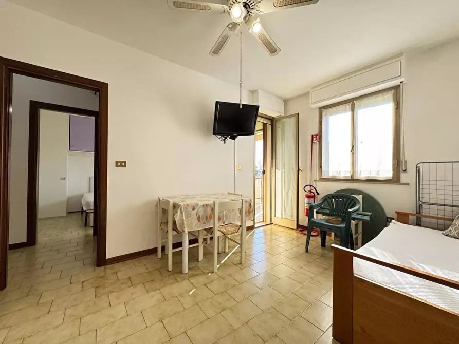 Immagine 5 di Appartamento in vendita  in VIALE Reno a Silvi