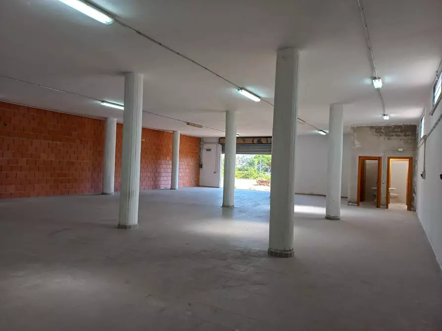 Immagine 3 di Locale commerciale in vendita  in Cristoforo Colombo 0 a Iglesias