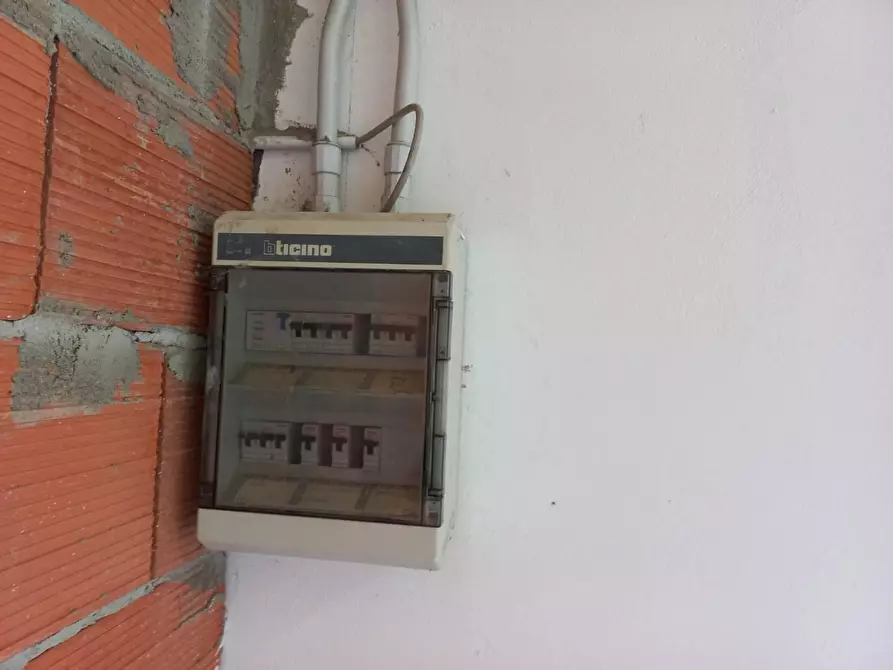 Immagine 8 di Locale commerciale in vendita  in Cristoforo Colombo 0 a Iglesias