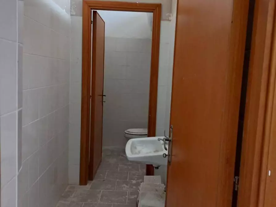 Immagine 9 di Locale commerciale in vendita  in Cristoforo Colombo 0 a Iglesias