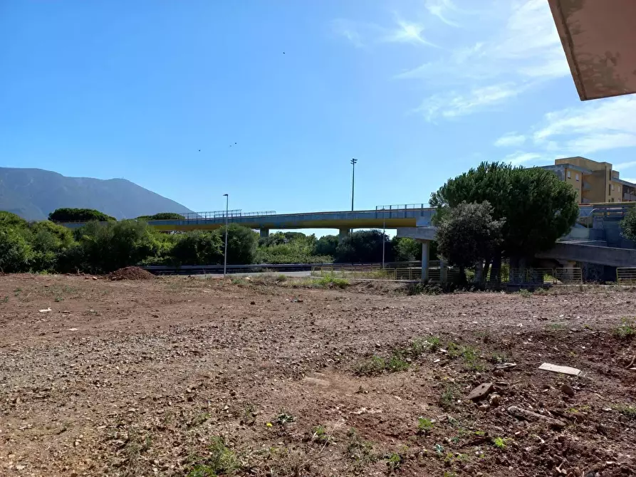 Immagine 10 di Locale commerciale in vendita  in Cristoforo Colombo 0 a Iglesias