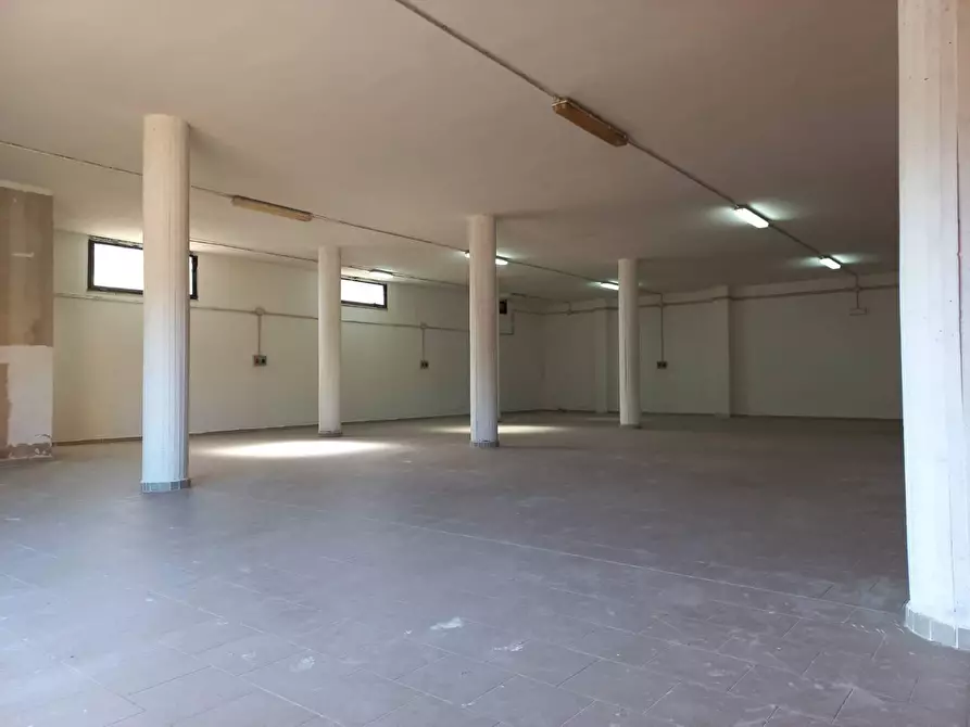 Immagine 6 di Locale commerciale in vendita  in Cristoforo Colombo 0 a Iglesias